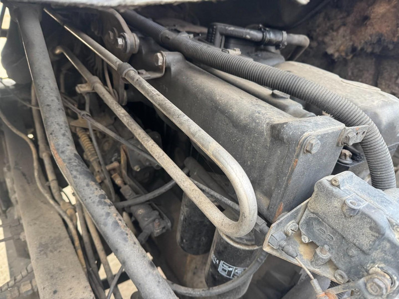 Camion hydrocureur MAN 18.232 (8000 L / 6 CYLINDER WITH MANUAL PUMP / STEEL SUSPENSION): photos 16 Camion hydrocureur MAN 18.232 (8000 L / 6 CYLINDER WITH MANUAL PUMP / STEEL SUSPENSION): photos 16