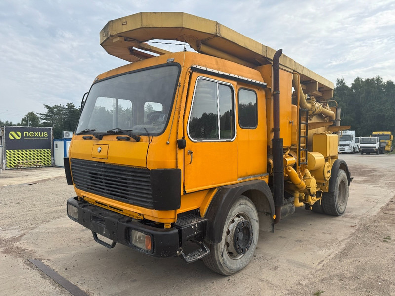 Mercedes-Benz SK 1617 (GRAND PONT / LAMES / 10.000L / 6 CYLINDRE / POMPE MANUELLE) - Camion hydrocureur: photos 1 Mercedes-Benz SK 1617 (GRAND PONT / LAMES / 10.000L / 6 CYLINDRE / POMPE MANUELLE) - Camion hydrocureur: photos 1
