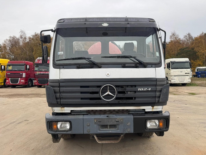 Mercedes-Benz SK 1824 (10.000 L / GRAND PONT / LAMES / V6 MOTEUR / PARFAIT ETAT) - Camion hydrocureur: photos 2 Mercedes-Benz SK 1824 (10.000 L / GRAND PONT / LAMES / V6 MOTEUR / PARFAIT ETAT) - Camion hydrocureur: photos 2