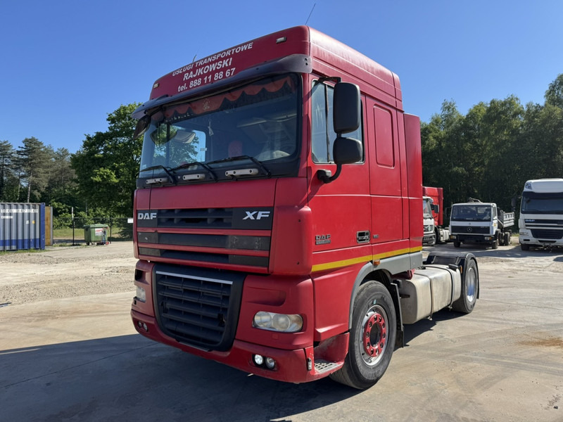 DAF 105 XF 460 Space Cab (MANUAL GEARBOX / BOITE MANUELLE / PTO / HYDRAULIC) - Tracteur routier: photos 1 DAF 105 XF 460 Space Cab (MANUAL GEARBOX / BOITE MANUELLE / PTO / HYDRAULIC) - Tracteur routier: photos 1