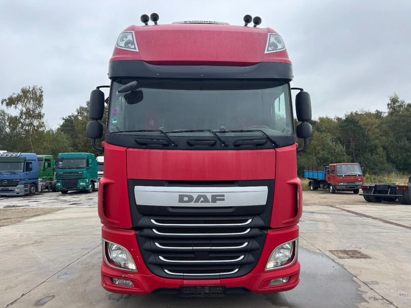 DAF XF 460 Super Space Cab (MANUAL GEARBOX / BOITE MANUELLE) - Tracteur routier: photos 2 DAF XF 460 Super Space Cab (MANUAL GEARBOX / BOITE MANUELLE) - Tracteur routier: photos 2
