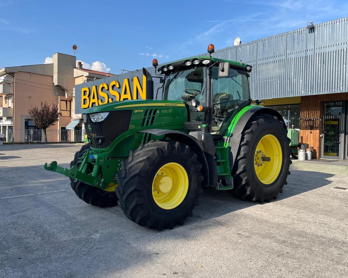 JOHN DEERE 6175 R - Tracteur agricole: photos 1 JOHN DEERE 6175 R - Tracteur agricole: photos 1