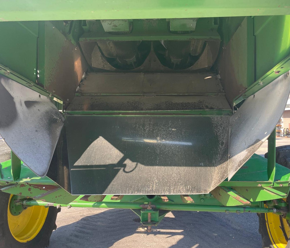 JOHN DEERE MIETITREBBIA CTS - Moissonneuse-batteuse: photos 4 JOHN DEERE MIETITREBBIA CTS - Moissonneuse-batteuse: photos 4