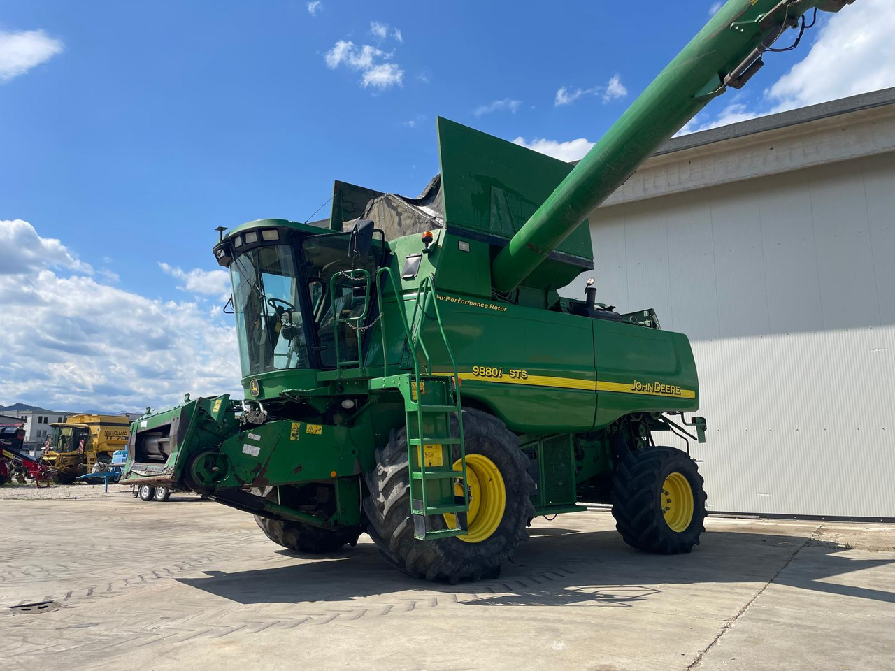 JOHN DEERE MIETITREBBIA STS 9880 - Moissonneuse-batteuse: photos 1 JOHN DEERE MIETITREBBIA STS 9880 - Moissonneuse-batteuse: photos 1