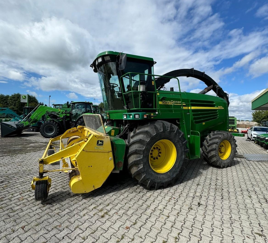 JOHN DEERE TRINCIA 7400 - Ensileuse: photos 1 JOHN DEERE TRINCIA 7400 - Ensileuse: photos 1