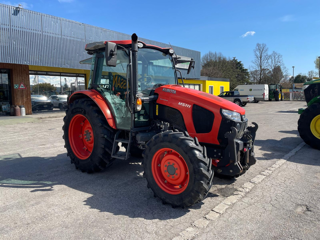 KUBOTA 5111 M - Tracteur agricole: photos 2 KUBOTA 5111 M - Tracteur agricole: photos 2