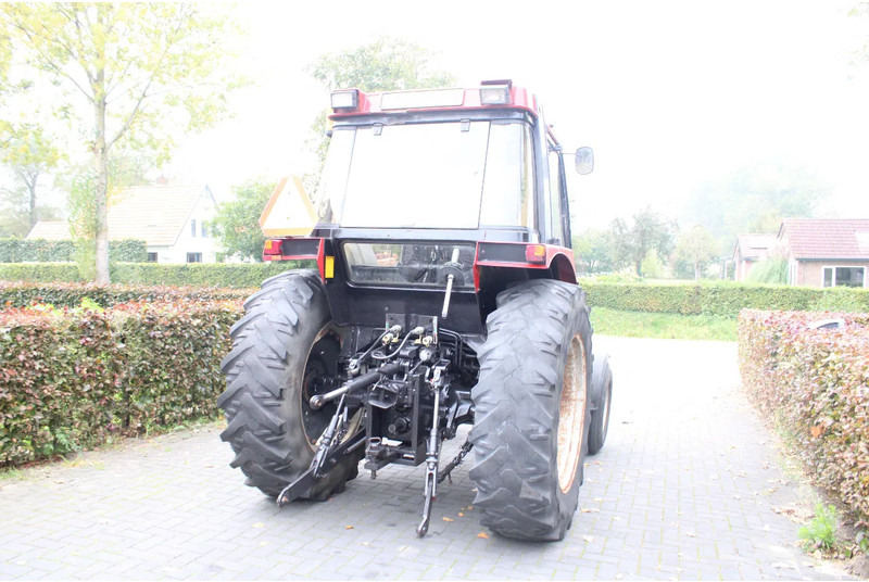 Case INTERNATIONAL 585 XL - Tracteur agricole: photos 4 Case INTERNATIONAL 585 XL - Tracteur agricole: photos 4