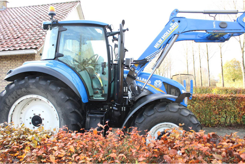 New Holland T5.105 Met voorlader - Tracteur agricole: photos 2 New Holland T5.105 Met voorlader - Tracteur agricole: photos 2