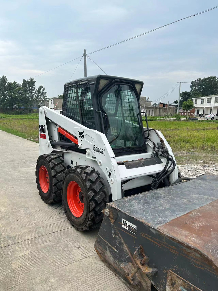 BOBCAT S160 - Mini chargeuse: photos 1 BOBCAT S160 - Mini chargeuse: photos 1