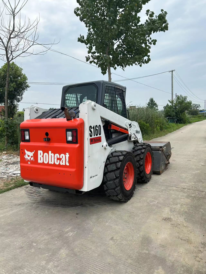 BOBCAT S160 - Mini chargeuse: photos 5 BOBCAT S160 - Mini chargeuse: photos 5