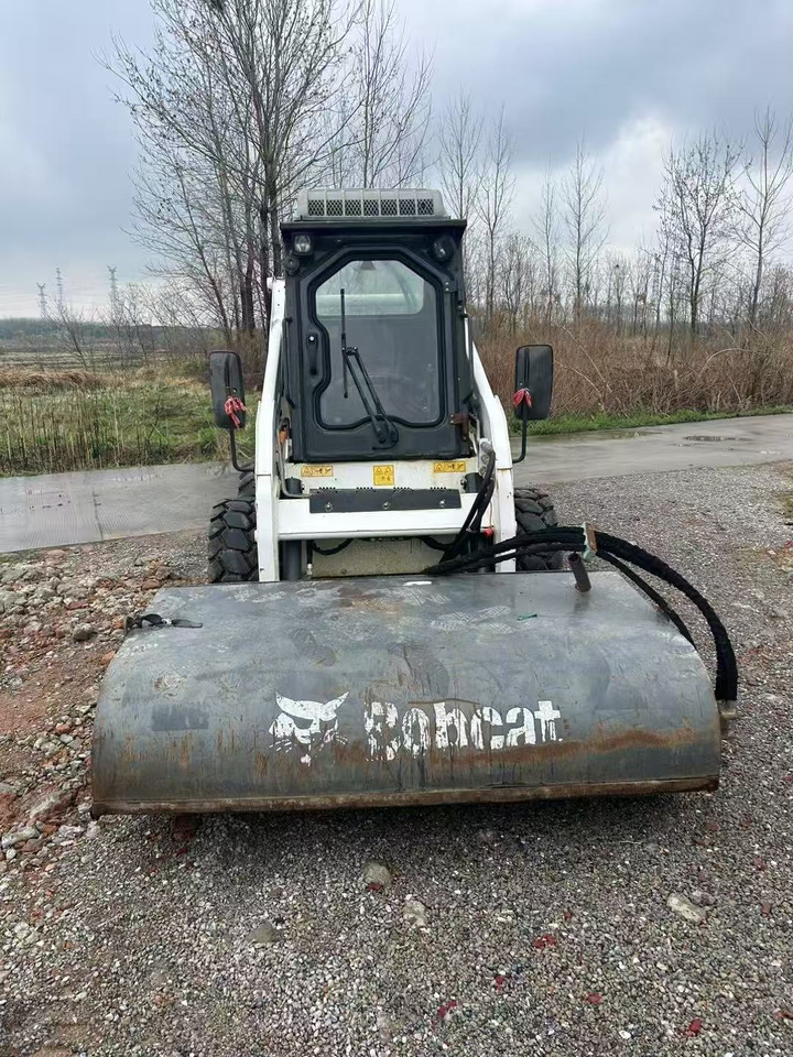 BOBCAT S18 - Mini chargeuse: photos 4 BOBCAT S18 - Mini chargeuse: photos 4