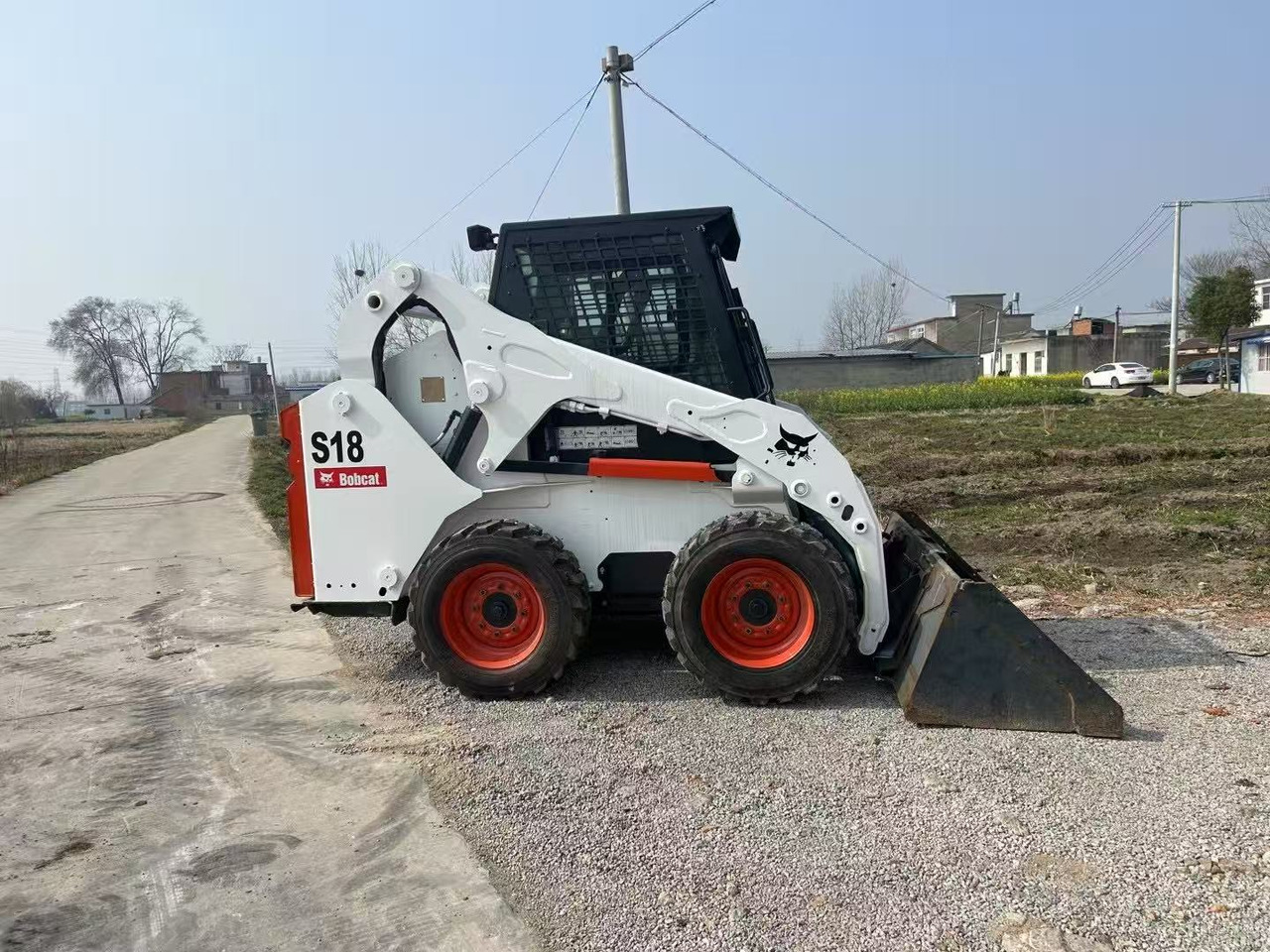 BOBCAT S18 - Mini chargeuse: photos 3 BOBCAT S18 - Mini chargeuse: photos 3