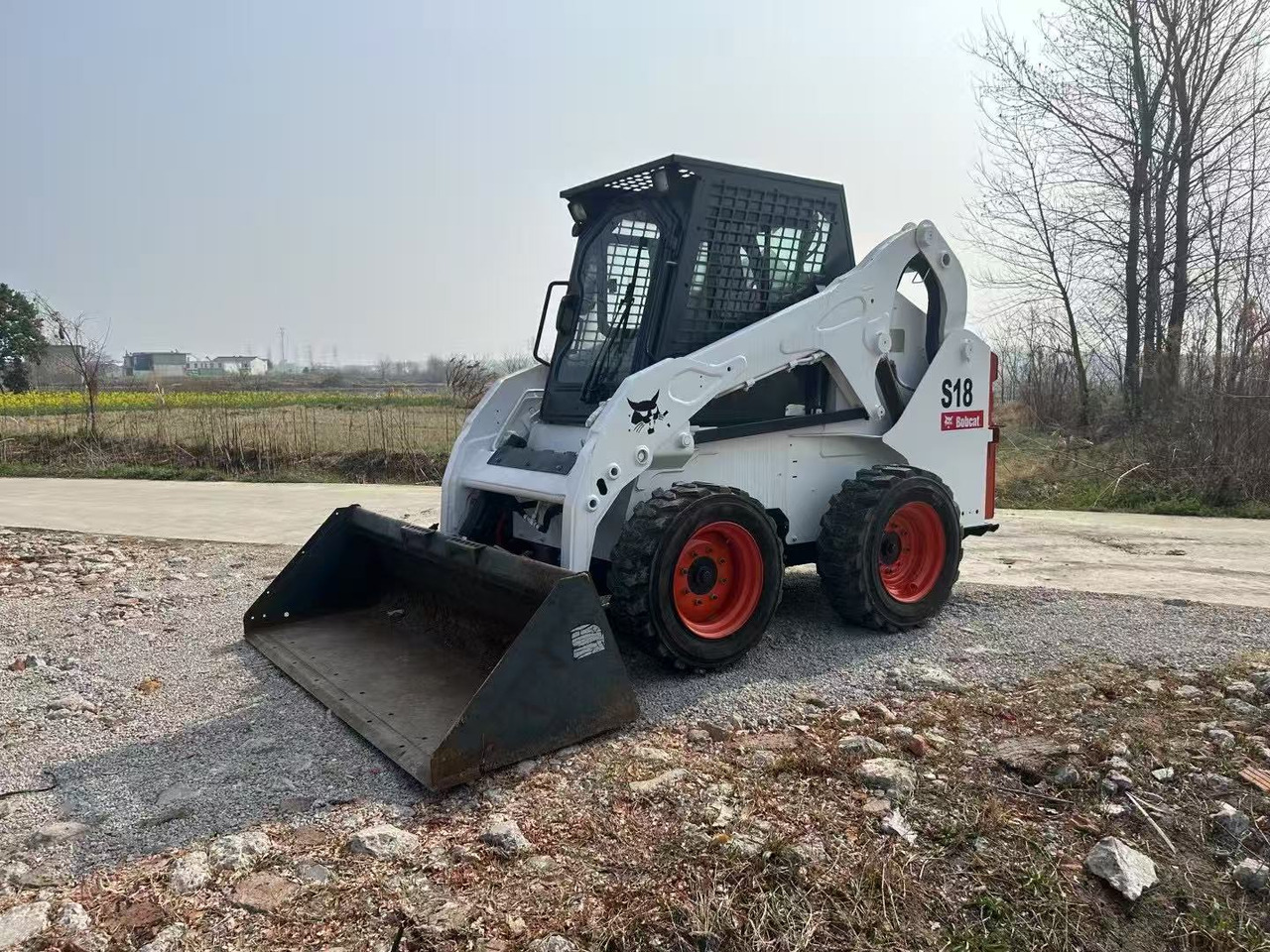 BOBCAT S18 - Mini chargeuse: photos 1 BOBCAT S18 - Mini chargeuse: photos 1
