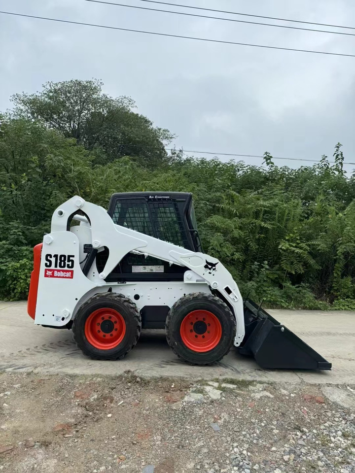 BOBCAT S185 - Mini chargeuse: photos 2 BOBCAT S185 - Mini chargeuse: photos 2