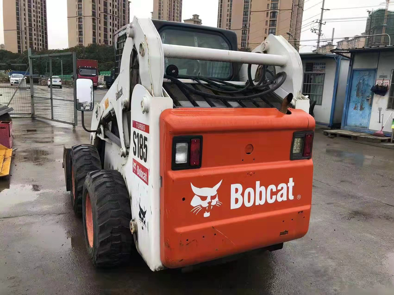 BOBCAT S185 - Mini chargeuse: photos 1 BOBCAT S185 - Mini chargeuse: photos 1