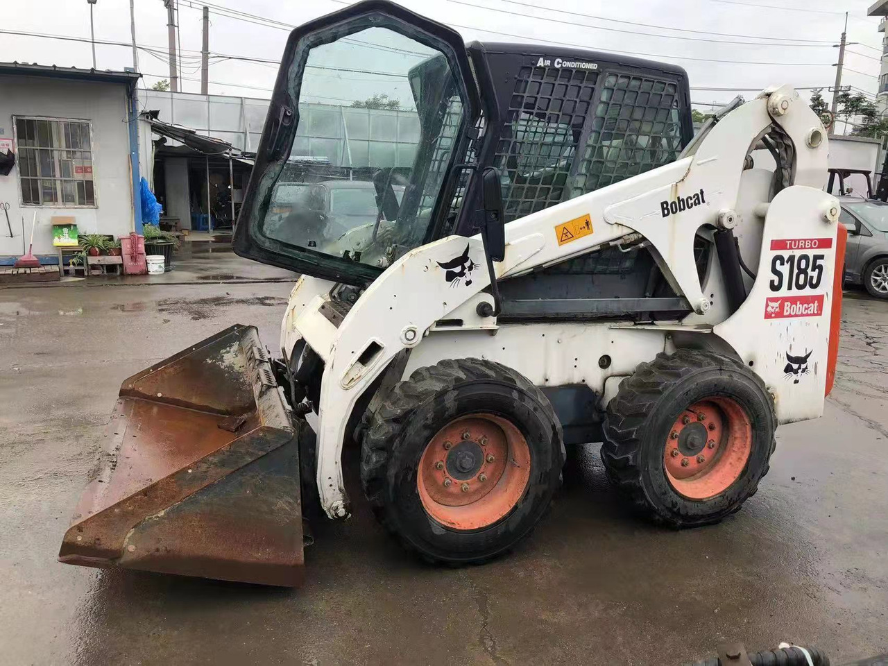 BOBCAT S185 - Mini chargeuse: photos 5 BOBCAT S185 - Mini chargeuse: photos 5