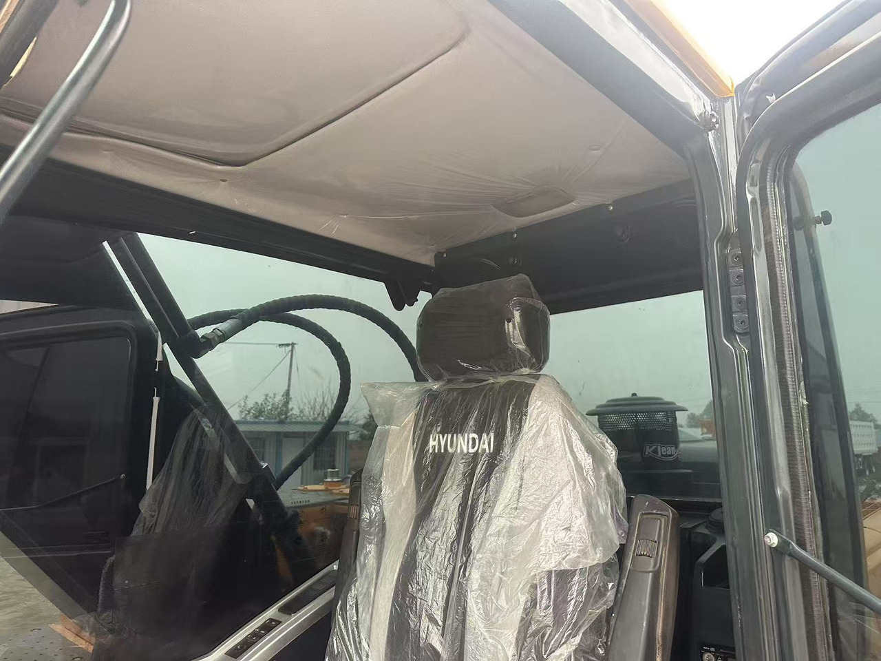Pelle sur chenille Hyundai 220-9s: photos 17