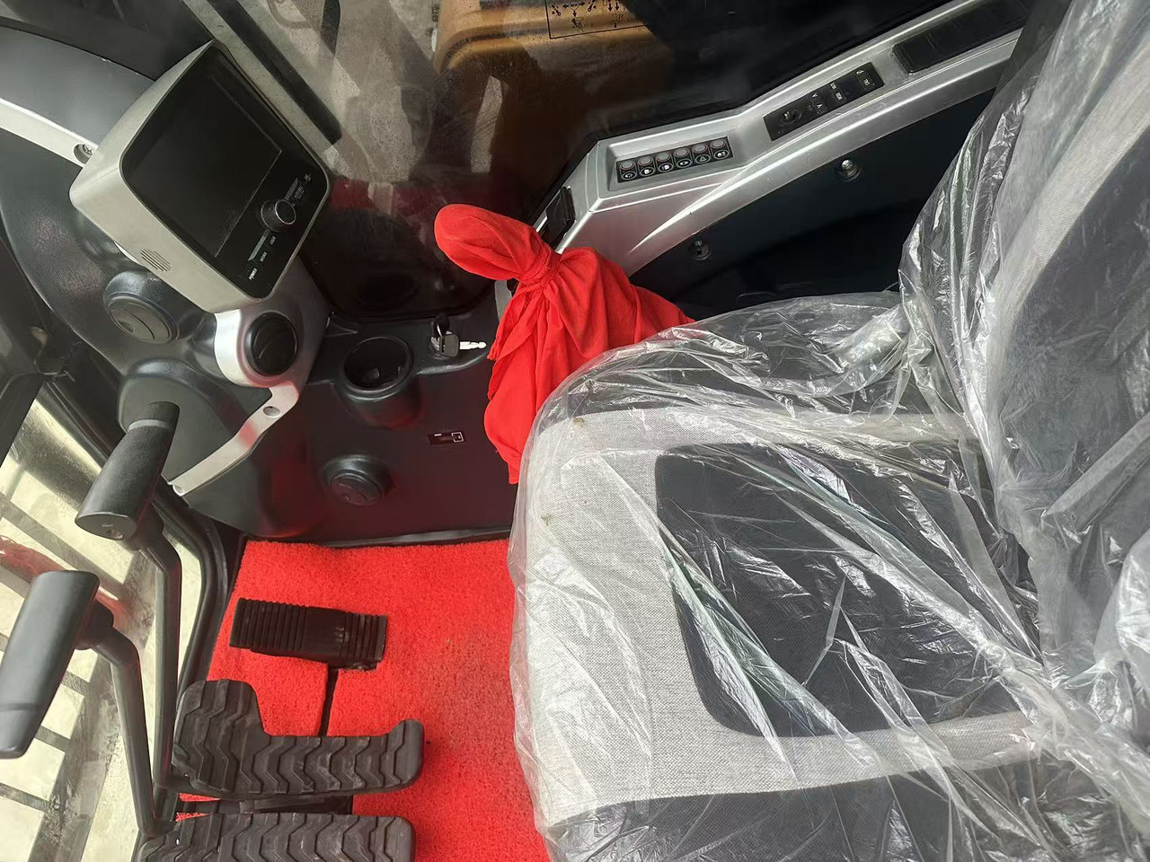 Pelle sur chenille Hyundai 220-9s: photos 16