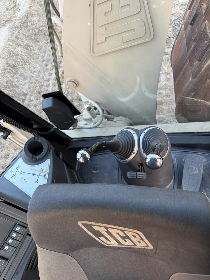 Pelle JCB 3CX: photos 14