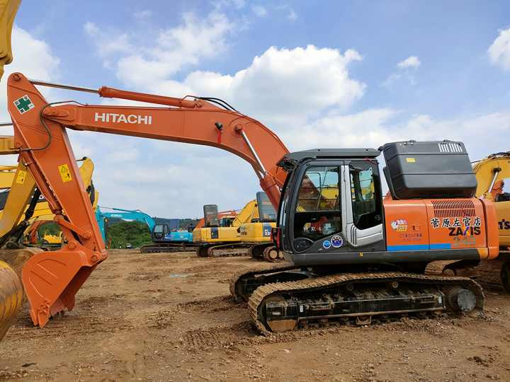 Original Japan Hitachi ZX240 Excavator Hitachi Excavator in Low Price for Hot Sale - Pelle sur chenille: photos 2 Original Japan Hitachi ZX240 Excavator Hitachi Excavator in Low Price for Hot Sale - Pelle sur chenille: photos 2