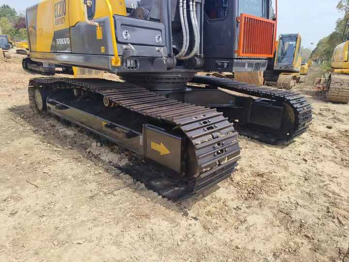 Used Digger volvo ec210 Construction Machinery Construction Digger Used volvo ec210 Cheap Excavator - Pelle sur chenille: photos 3 Used Digger volvo ec210 Construction Machinery Construction Digger Used volvo ec210 Cheap Excavator - Pelle sur chenille: photos 3