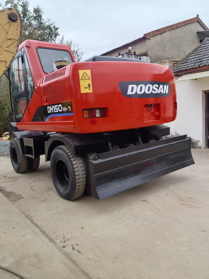 Doosan Used DH150W-7 wheeled excavator for sale at a low price. - Pelle sur pneus: photos 2 Doosan Used DH150W-7 wheeled excavator for sale at a low price. - Pelle sur pneus: photos 2