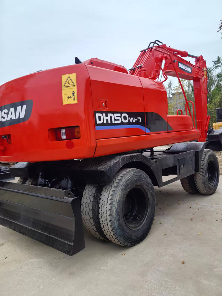 Doosan Used DH150W-7 wheeled excavator for sale at a low price. - Pelle sur pneus: photos 3 Doosan Used DH150W-7 wheeled excavator for sale at a low price. - Pelle sur pneus: photos 3