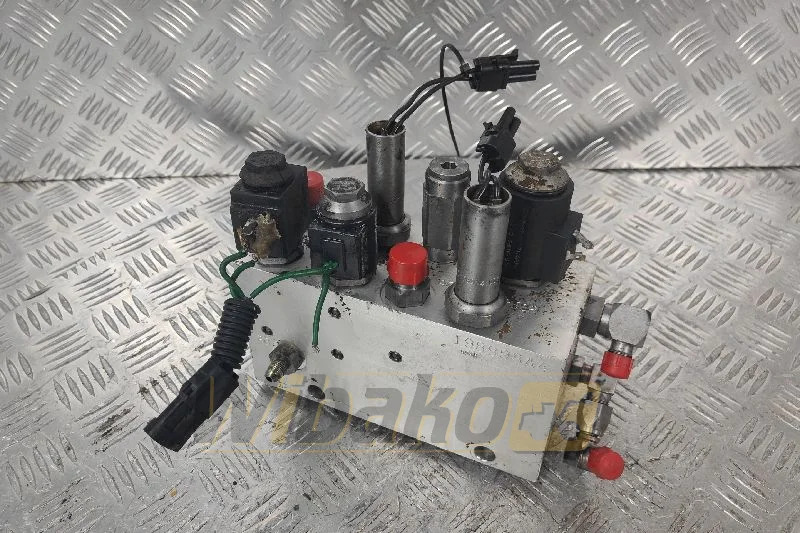 Case 198998A4 E-3 C-2 - Valve hydraulique pour Engins de chantier: photos 1 Case 198998A4 E-3 C-2 - Valve hydraulique pour Engins de chantier: photos 1