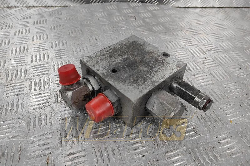 Case 821C - Valve hydraulique pour Engins de chantier: photos 1 Case 821C - Valve hydraulique pour Engins de chantier: photos 1