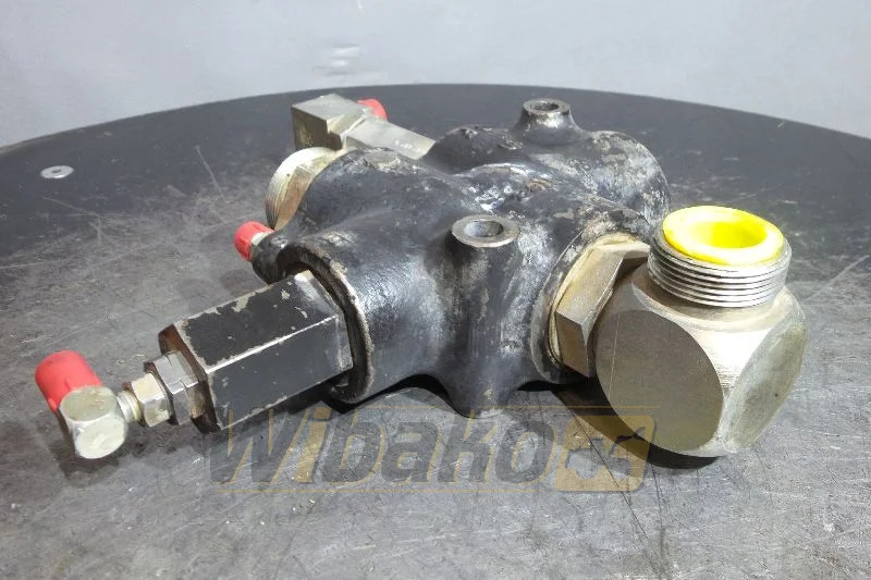 Case 921C - Valve hydraulique pour Engins de chantier: photos 1 Case 921C - Valve hydraulique pour Engins de chantier: photos 1