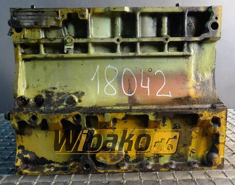Crankcase for engine Deutz F4L1011 04173702 - Carter pour Engins de chantier: photos 1 Crankcase for engine Deutz F4L1011 04173702 - Carter pour Engins de chantier: photos 1