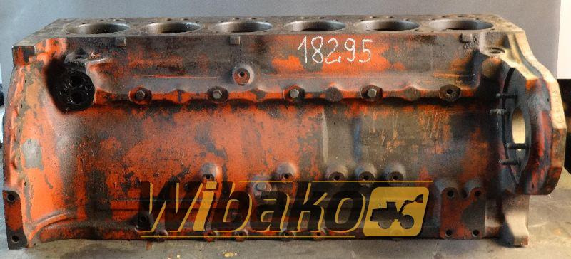 Crankcase for engine Deutz F6L912 02138314 - Carter pour Engins de chantier: photos 1 Crankcase for engine Deutz F6L912 02138314 - Carter pour Engins de chantier: photos 1
