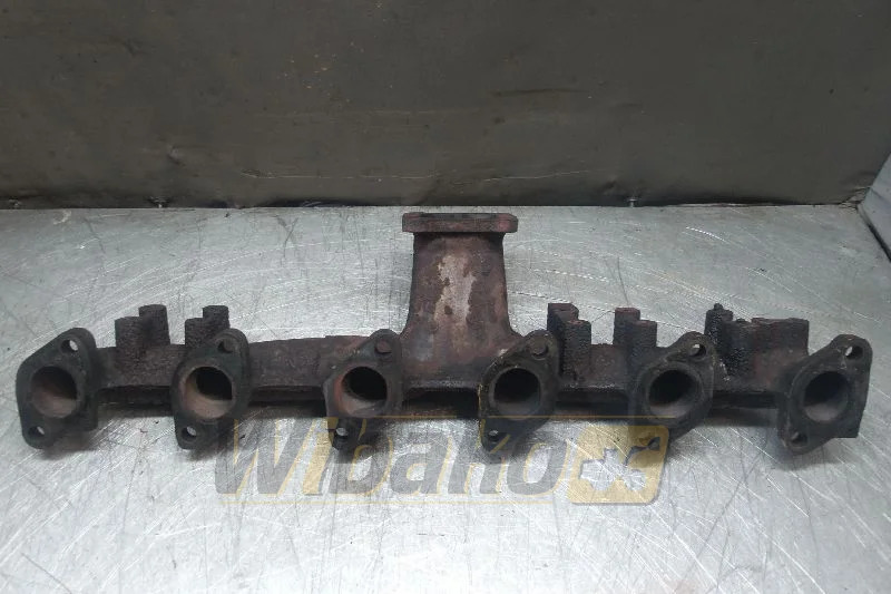 Komatsu S6D105-1 - Collecteur d'échappement pour Engins de chantier: photos 1 Komatsu S6D105-1 - Collecteur d'échappement pour Engins de chantier: photos 1