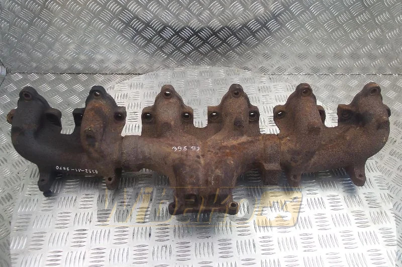 Komatsu S6D125-1 6152-11-5670 - Collecteur d'échappement pour Engins de chantier: photos 1 Komatsu S6D125-1 6152-11-5670 - Collecteur d'échappement pour Engins de chantier: photos 1