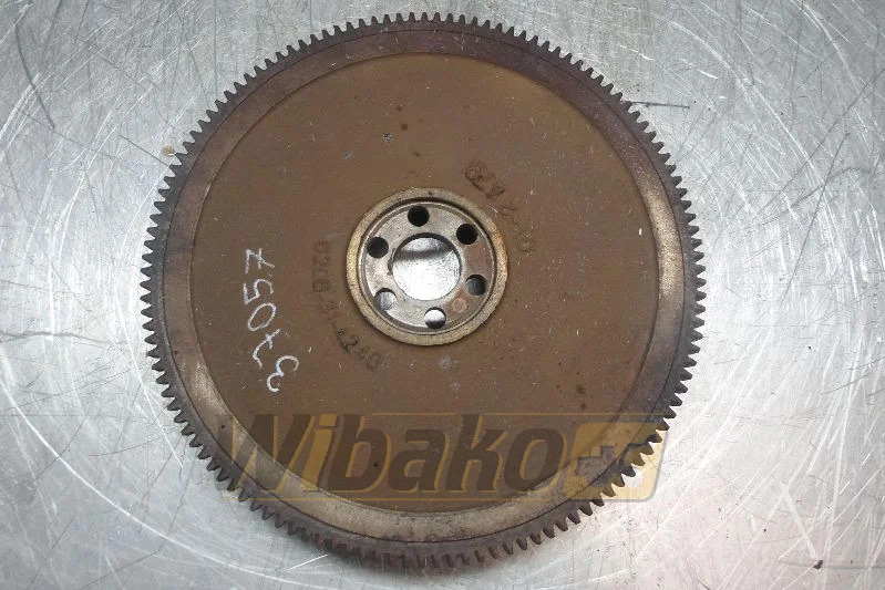 Komatsu S6D95L-1 6206-31-4240 - Volant moteur pour Engins de chantier: photos 1 Komatsu S6D95L-1 6206-31-4240 - Volant moteur pour Engins de chantier: photos 1