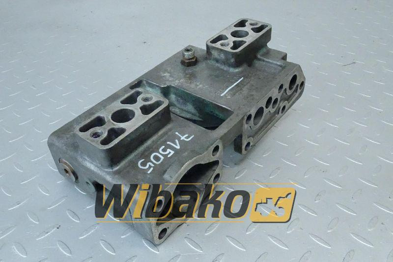 Oil filter bracket for engine Cummins M11 3335512 - Filtre à huile pour Engins de chantier: photos 1 Oil filter bracket for engine Cummins M11 3335512 - Filtre à huile pour Engins de chantier: photos 1