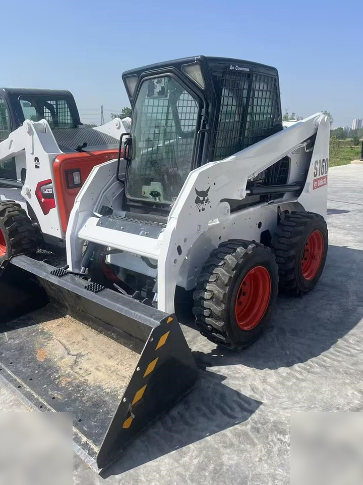 BOBCAT S160 - Mini chargeuse: photos 4 BOBCAT S160 - Mini chargeuse: photos 4