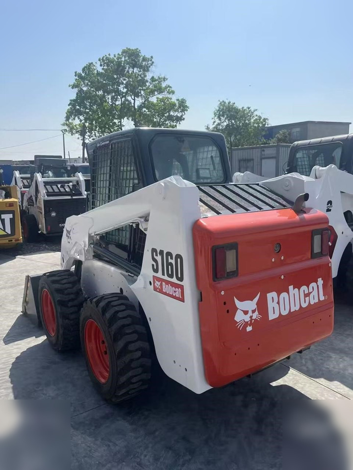 BOBCAT S160 - Mini chargeuse: photos 2 BOBCAT S160 - Mini chargeuse: photos 2