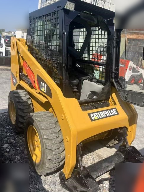 CATERPILLAR 226B3 en leasing occasion CATERPILLAR 226B3: photos 10