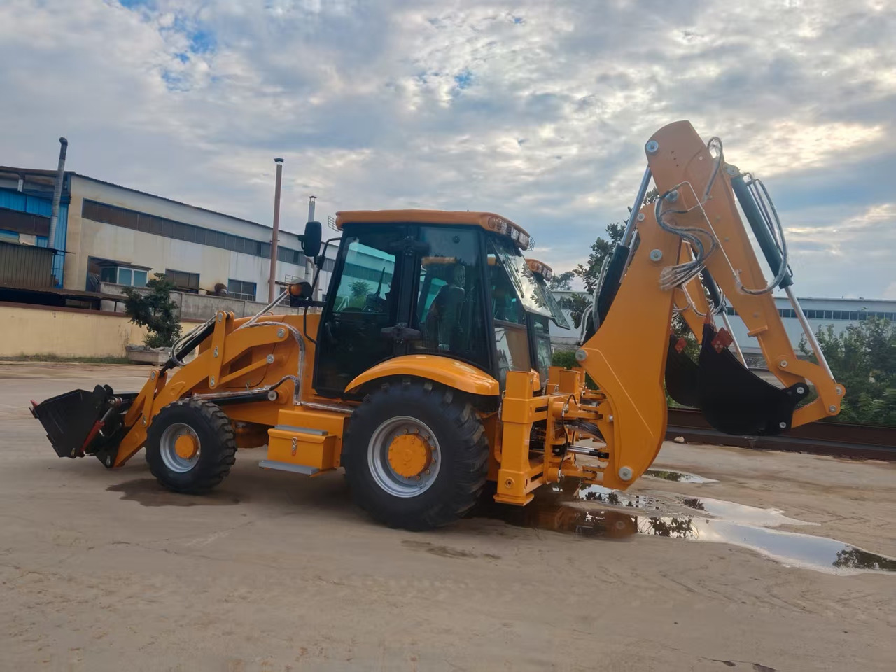 JCP ZY3CX - Tractopelle: photos 4 JCP ZY3CX - Tractopelle: photos 4