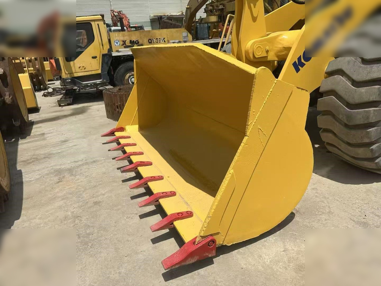 KOMATSU WA470-3 - Chargeuse sur pneus: photos 5 KOMATSU WA470-3 - Chargeuse sur pneus: photos 5