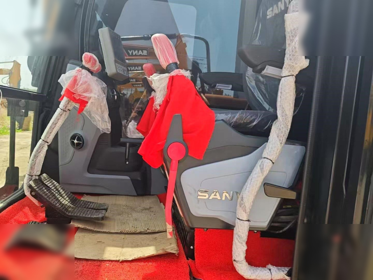 SDLG L955 - Chargeuse sur pneus: photos 4 SDLG L955 - Chargeuse sur pneus: photos 4