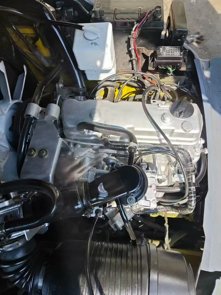 Komatsu FD50 - Chariot élévateur diesel: photos 5 Komatsu FD50 - Chariot élévateur diesel: photos 5