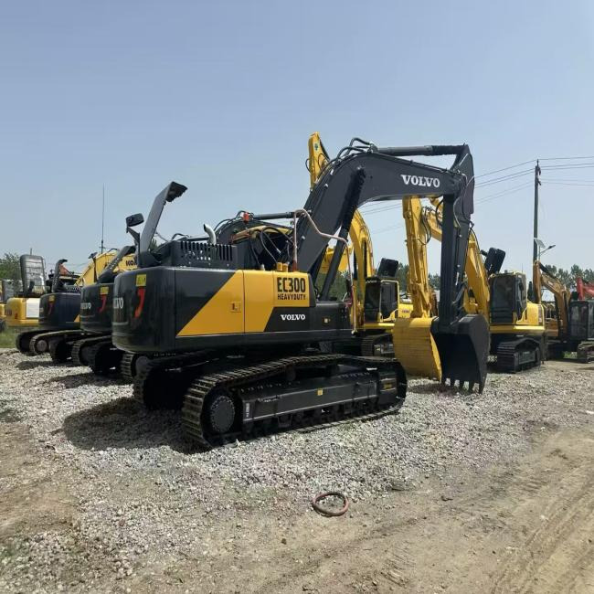 Volvo EC300 - Pelle sur chenille: photos 2 Volvo EC300 - Pelle sur chenille: photos 2