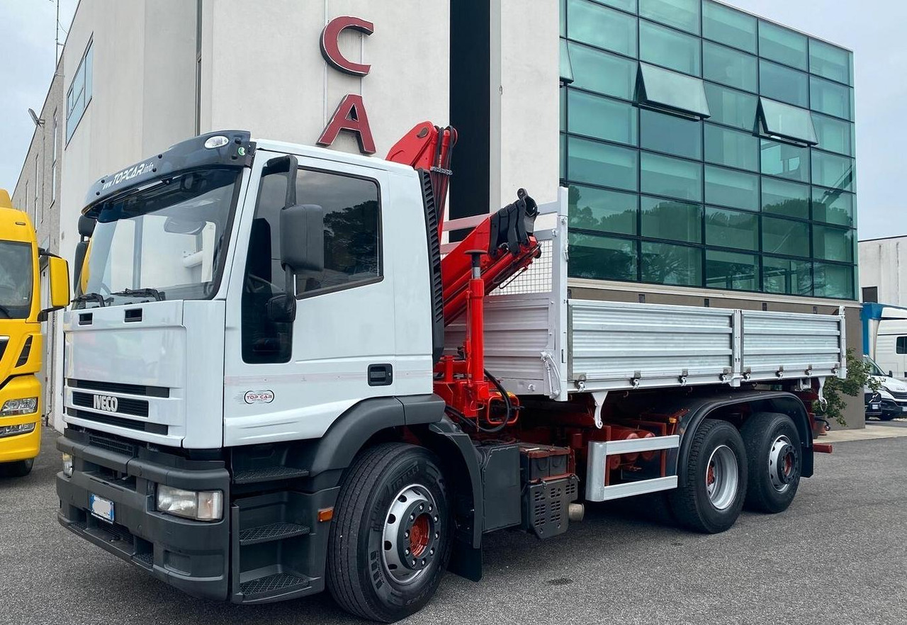 IVECO 440E38 RIBALTABILE TRILATERALE E GRU FASSI - Camion plateau, Camion grue: photos 1 IVECO 440E38 RIBALTABILE TRILATERALE E GRU FASSI - Camion plateau, Camion grue: photos 1