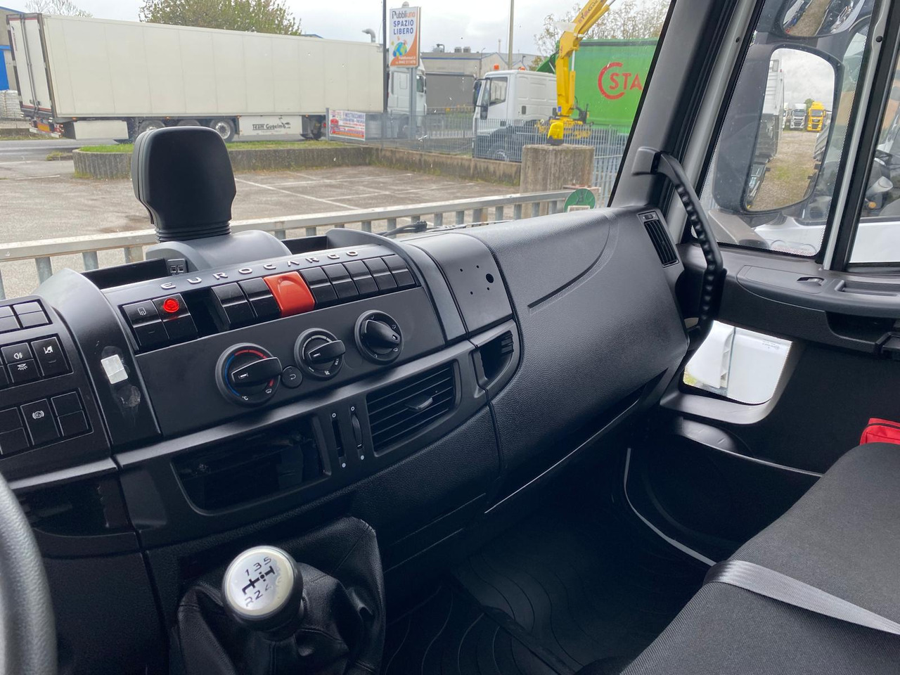 IVECO 75E16 en leasing occasion IVECO 75E16: photos 13
