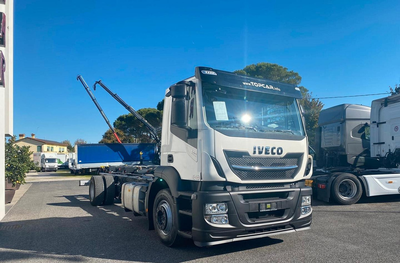 IVECO AD190S36 MOTRICE 2 ASSI TELAIO 2017 - Châssis cabine: photos 4 IVECO AD190S36 MOTRICE 2 ASSI TELAIO 2017 - Châssis cabine: photos 4