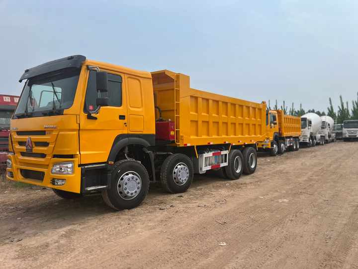 China Brand Howo Dump 12 Wheeler 8x4 6x4 6 4 Sinotruk 371 Hp 375hp Sino Mine Tipper Truck for Sale - Camion benne: photos 4 China Brand Howo Dump 12 Wheeler 8x4 6x4 6 4 Sinotruk 371 Hp 375hp Sino Mine Tipper Truck for Sale - Camion benne: photos 4