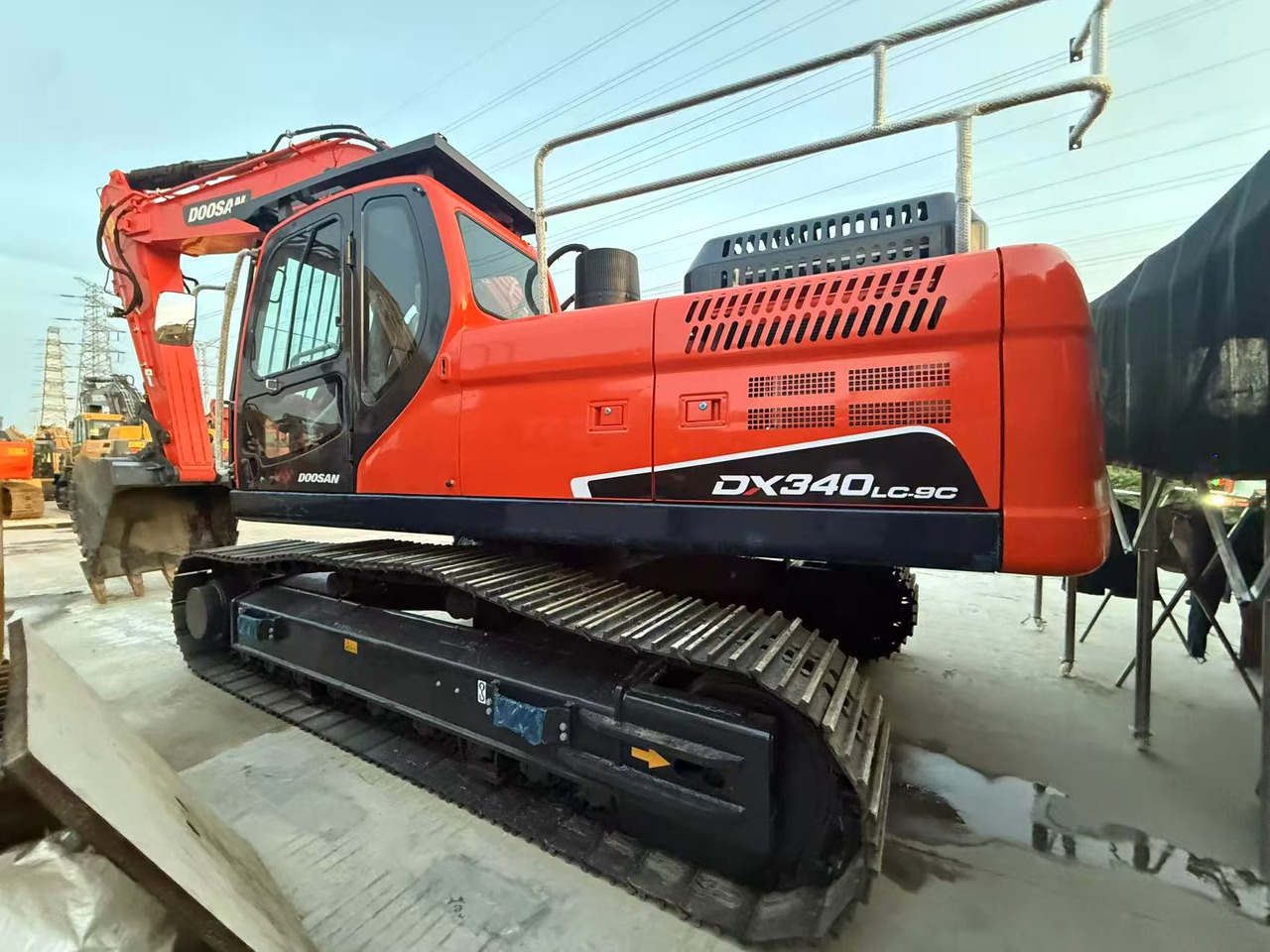 DOOSAN DOOSAN DX340 Crawler excavator for sale good quality for sale at low price - Pelle sur chenille: photos 1 DOOSAN DOOSAN DX340 Crawler excavator for sale good quality for sale at low price - Pelle sur chenille: photos 1
