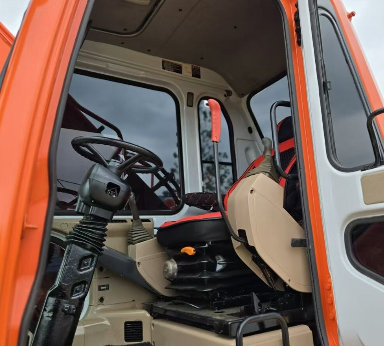 DOOSAN Good Condition Original Doosan DH150w-7 Wheel Excavator 15 Tons Used Doosan Dh150w-7 Excavator Used Wheel Excavator for Sale - Pelle sur pneus: photos 3 DOOSAN Good Condition Original Doosan DH150w-7 Wheel Excavator 15 Tons Used Doosan Dh150w-7 Excavator Used Wheel Excavator for Sale - Pelle sur pneus: photos 3